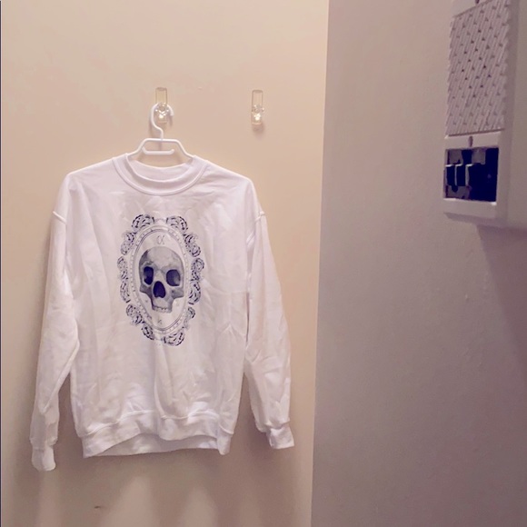 I am selling a top. - Picture 1 of 1